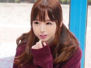 【無料 おためし エロ動画】全身からエロい匂いのする美少女が、硬いオジンボウで遊んでいます。……