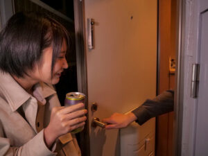 【APEX 限定配信 エロ動画】お漏らし天使ファン宅訪問聖水でっぱなしマーキング性交