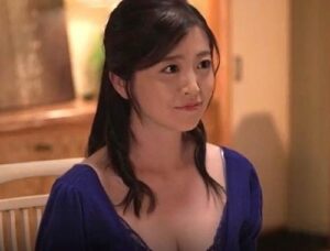 既婚女性”いやぁ…あぁ…”私は “友達のお母さん “の熟れた肉体に興奮し、性欲のままに彼女のアソコに大量射精してしまった！<不倫【天鹿】