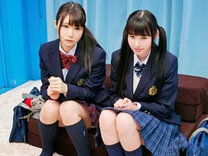 ツインタイツにサイドテールのJKは、セックス中におっぱいを揉まれたり弄られたりする！【天鹿】