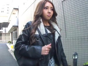 素人ナンパ師：真っ赤になって暴れる男の子の下半身に驚愕した女の子は、すぐに “手マン “したいギャルのマンコに犯される。【天鹿】