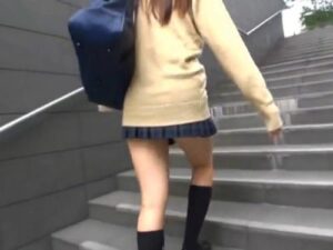 個人撮影】超可愛い素人女子高生をハメ撮り！ホテルに入りたい///」若い膣内にゴム無しで孕ませ膣内射精【無毛ロリ】。【エロ動画 天鹿】