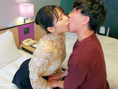 ［素人×企画］テクニックに自信のある美人JD！ベロキス、おっぱいフェラ、騎乗位が大好きなハンサムガール。【エロ動画 天鹿】