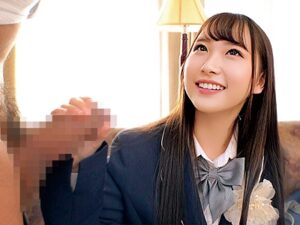 JKが最後の制服姿で手コキ＆パンティ素股→美乳を揉まれて本番H【エロ動画 天鹿】