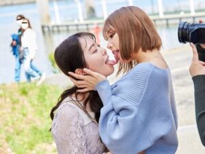 女子大生にインタビュー中に突然キス！そして女性同士でも！会って楽しいレズプレイをしました！【エロ動画 天鹿】