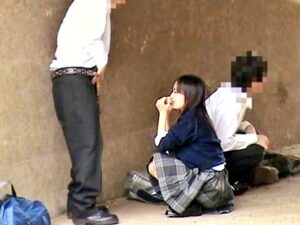 ＜野外露出＞制服ギャルが公開セックスで悶絶！今どきビッチな女の子は本能的に男子校生とセックスしてる（のぞき見）【エロ動画 天鹿】