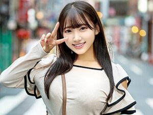 JDは仰向けに寝ている男の尻を舐め、潤滑油を塗り、巨乳で足を押し付ける。【エロ動画 天鹿】