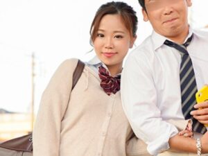 〚ん〛超ド迫力の素人jkが巨根当て大会で他人に誘惑されフェラされちゃう♪♪美乳を揉まれるとワレメを弄ばれて寝取られてしまう。【エロ動画 天鹿】