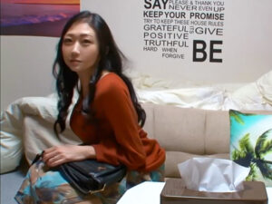 熟女の深い欲望を刺激し、お持ち帰りに成功：”そんな…♡焦らないで…”乱れすぎたおばさんとのラブ・フックアップ！【エロ動画 天鹿】