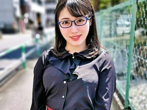 素人：顔面騎乗され、口に棒を入れられ、おっぱいにオイルを垂らされ、後ろから貫かれる。【エロ動画 天鹿】