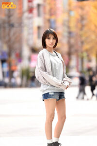 【FANZA エロ動画】10代をアイドルに捧げた美少女、国民的ボーイッシュAVDデビュー松下莉子卒業式の翌日。