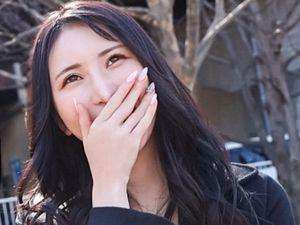 <素人＞美人妻！色気ムンムンの美人妻がAVに登場！生活のリズムが合わず欲求不満で夫と不倫セックス！【エロ動画 天鹿】