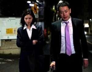 既婚の上司が飲み会で終電を逃し、後輩の家へ…。夫に嘘をつき、年下男と不倫セックスに奔走する美人妻！【エロ動画 天鹿】