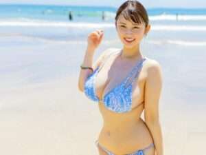 マジックミラー号】規格外に大きく揺れるHカップ美爆乳ロリ！男友達と女友達が欲情し合って…ゴムなしで膣内射精。【エロ動画 天鹿】