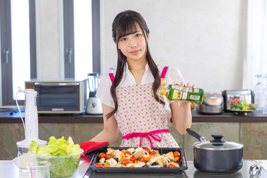 【新作 エロ動画】画面から消える 料理研究家の料理ビデオ【DUGA】