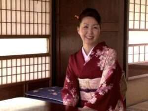 妖艶な55歳！旅館の女将がAVデビュー！溢れる性欲を爆発させ、エロスの奥深さを見せつける！【エロ動画 天鹿】