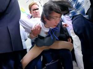 〖痴漢×後背位〗無垢なJKが痴漢の勃起したペニスに貫かれ、激しい腰使いで何度も絶頂を迎える過激な事件w【エロ動画 天鹿】