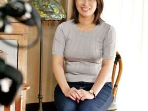 〚四十路×大町なつみ〛四十路の巨乳美人妻が初めてのAV体験で魅惑のおっぱいを揉みまくられる♬♬勃起した乳首を吸われ濡れたオマンコを弄ばれ他人チンポを挿入される【エロ動画 天鹿】