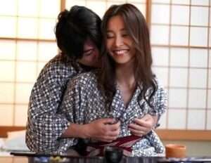 【人妻NTR】既婚者同士のエロい不倫セックス！美人妻が他人チンポに狂う…温泉旅行で複数射精＜寝取られ＞【エロ動画 天鹿】