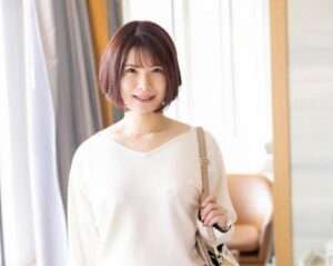 今日、夫が帰ってくるまでにイキたい28歳の人妻！【エロ動画 天鹿】