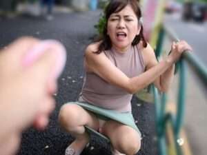 【人妻レイプ】旦那を亡くし生活に困っている60歳の美魔女おばさん…従順になるように調教されリモコンバイブで犯される様子を隠し撮り【エロ動画 天鹿】