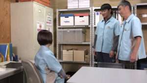 【新作 エロ動画】コンビニで働く巨乳母娘2～セクハラしてくるエロ長女【DUGA】