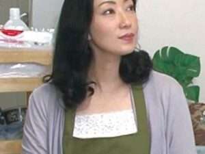 美乳の美少女が若い男にセックスを求められて、恥ずかしがりながらも楽しんで乱れまくる。【エロ動画 天鹿】