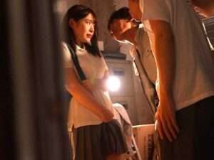 女子高生レイプ：色白清楚な巨乳美少女の裏の顔はおじさん好きだった…。仕事部屋で欲望のままにオナニーしているところを見られ、集団レイプされた！【エロ動画 天鹿】