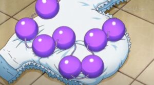 ケツにとんでもないものを入れるスケベな女子高生は、本当にクレイジーで変態だ！【エロ動画 天鹿】