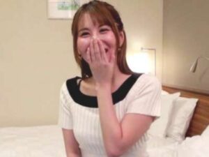 超ビッチの25歳シロウト娘が電マオナニーフェラの後、バックハメで結合するセックス動画！【エロ動画 天鹿】