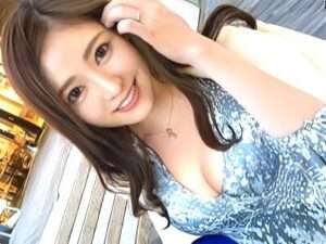 SSS級人妻：”この体でセックスレス！”巨乳人妻たちの相互便所オナニー＆NTR乱交3Pセックス【素人美熟女ナンパ企画】。【エロ動画 天鹿】