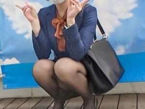 Hカップ巨乳でスレンダーボディのキュートな美女が、会社のドサクサに紛れて美脚とセクシーな破廉恥黒パンストでエロエロなセックス！【エロ動画 天鹿】