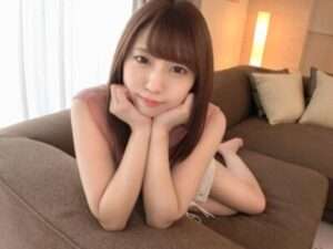 この素人ファック・フィルムは、カメラの前で美尻とナイス・パイパンの若い女性を映し出す！彼女はナイスなお尻とナイスなオマンコの持ち主の超美少女だ！【エロ動画 天鹿】