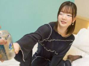 ナンパされた素人娘がホテルでAV体験！男優の巨根に驚きつつも、奥まで感じまくる！喘ぎ声が止まらないまま初エッチ！【エロ動画 天鹿】