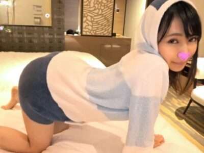 小柄で巨乳の美少女をスクールカースト上位の美少女が独占！甘いセックスが魅力のハンサムガール。【エロ動画 天鹿】