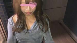 【新作 エロ動画】キャバ嬢の私生活の実態。バルコニーでボーイフレンドにフェラチオ。【DUGA】