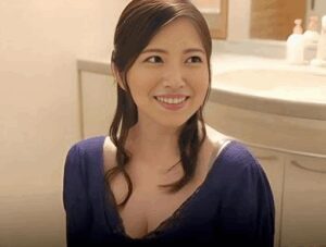 [友達の母親】”母親がエロい…”若い男を誘惑するスケベ妻が、息子の悪友に狙われる…。木下倫子【エロ動画 天鹿】