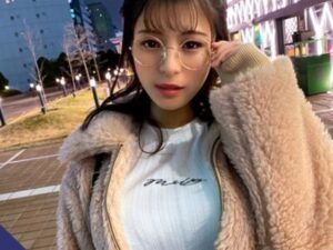 真面目そうな外見とは裏腹に、体操服姿で犯されまくる巨乳メガネっ娘セックスモンスター！おっぱい揺れまくりでエロすぎる♡ 隠していた性欲が爆発!【エロ動画 天鹿】