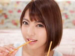 野外誘惑】”誰かに見られちゃう…”小悪魔系美女が公園で常連客を誘惑！ベンチで手マンされ、青姦で顔射される瞬間は必見！野外で乱れる彼女の姿に興奮せずにはいられない！【エロ動画 天鹿】