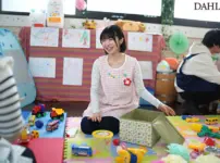 エロ漫画 同人 レビュー 天鹿|【2025新作 エロ動画】娘たちの担任教師、マミ・ゼンバによる誘惑と不倫。【DUGA】