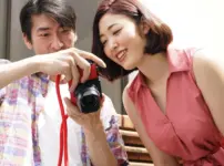 エロ漫画 同人 レビュー 天鹿|夫の間違いは妻の体だった！ 「ヌードモデル…？」頭を抱える夫の横で、夫の目の前で他人に胸を揉まれ、マンコを弄ばれて感じてしまう妻！【エロ動画 天鹿】