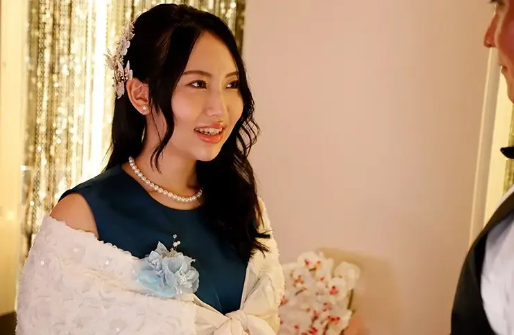 【同窓会】結婚式後の飲み会で再会した同級生…いけないこととは知りながらも、お酒の勢いで距離が縮まってしまい… ■朝日絵馬【エロ動画 天鹿】