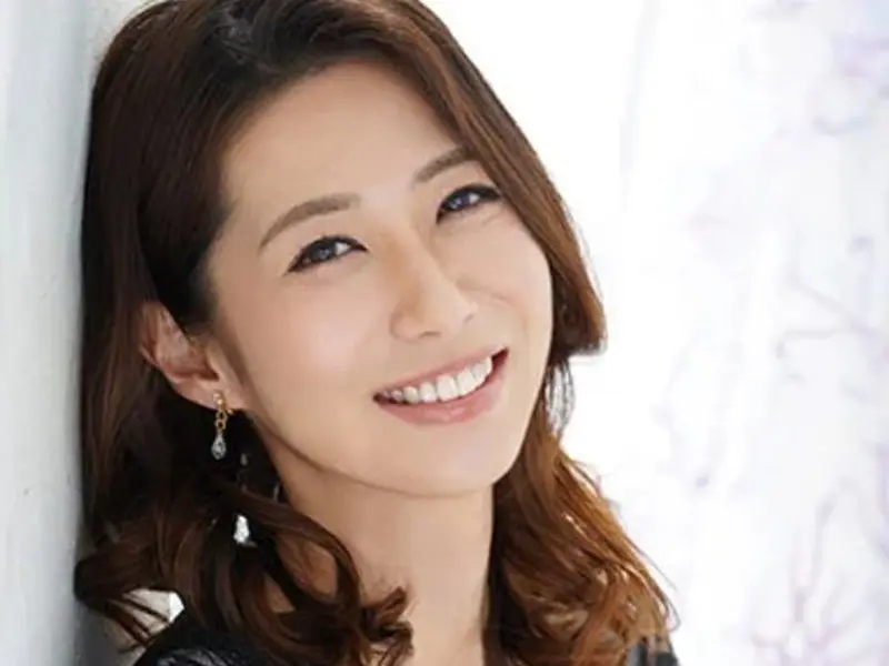 【人妻】真面目で清楚なはずのスレンダー美乳エロ主婦が酔うと性欲が抑えられなくなる…！ ■長島沙織【エロ動画 天鹿】