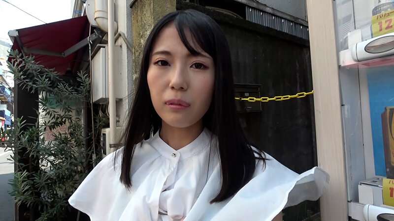 街行く清楚な雰囲気の美女をナンパ！二人で会ってたら浮気と言うお堅い美女も実は彼氏とイヤーセックスレス！？欲求不満でノリパコ絶頂！