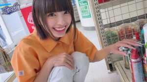 【FANZA エロ動画】性欲溢れたコンビニバイト彼女は客がいるのにバイトテロ密会＆時短エロ奉仕でザーメンぶっこ抜き！！仕事終わりも変態オマ●コフル稼働でハメまくる24時間ド発情営業。 雫月心桜雫月心桜おすすめレビュー